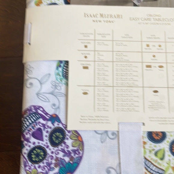 Isaac Mizrahi Tablecloth Day Of The Dead Halloween  60”x 84” Dia Del Muertos - Picture 3 of 3